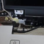 画面が外れたノートパソコンの修理方法【ヒンジ故障】