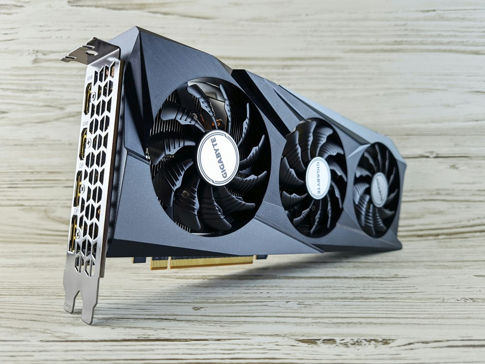 GeForce RTX 4080・RTX 4090 と RTX 5080・RTX 5090 性能比較