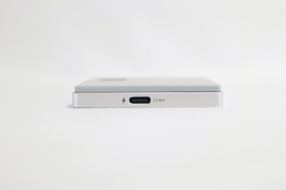 一緒に頂いたマグネットを張り付ける