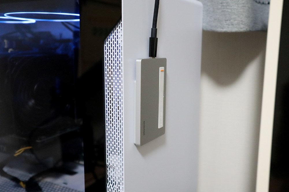 家でもPCにくっつけて置いています。