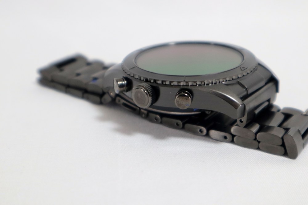 右側には、操作ボタン