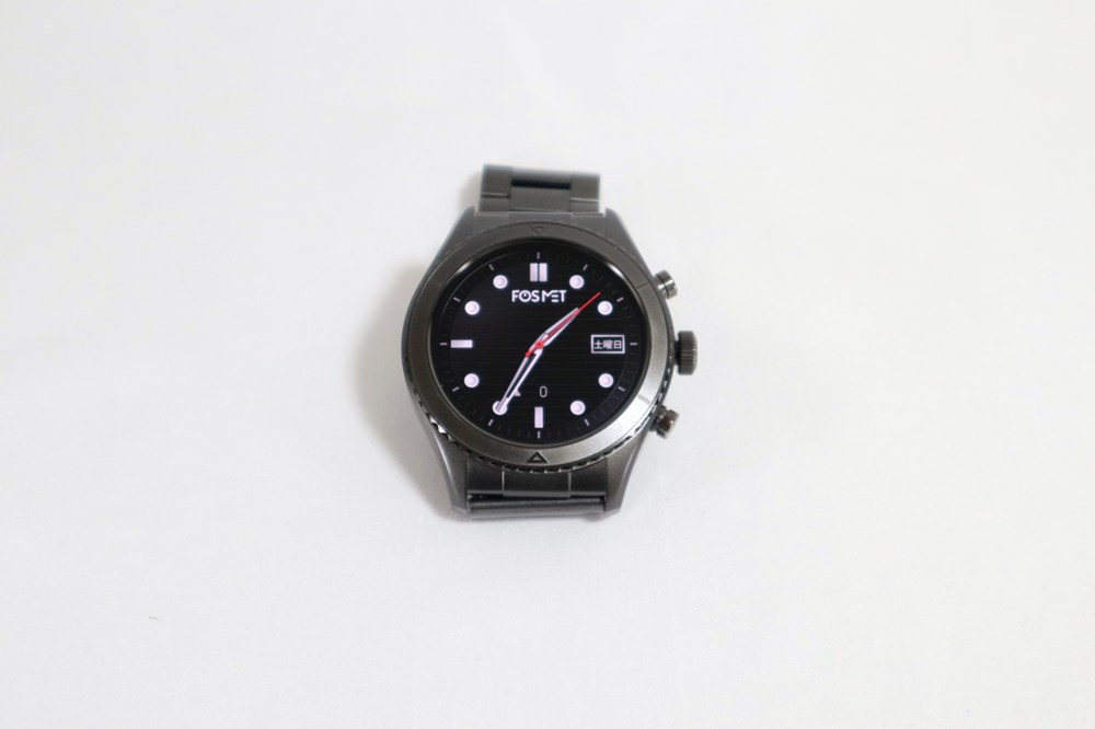 ステンレススチールのベルトが巻いて