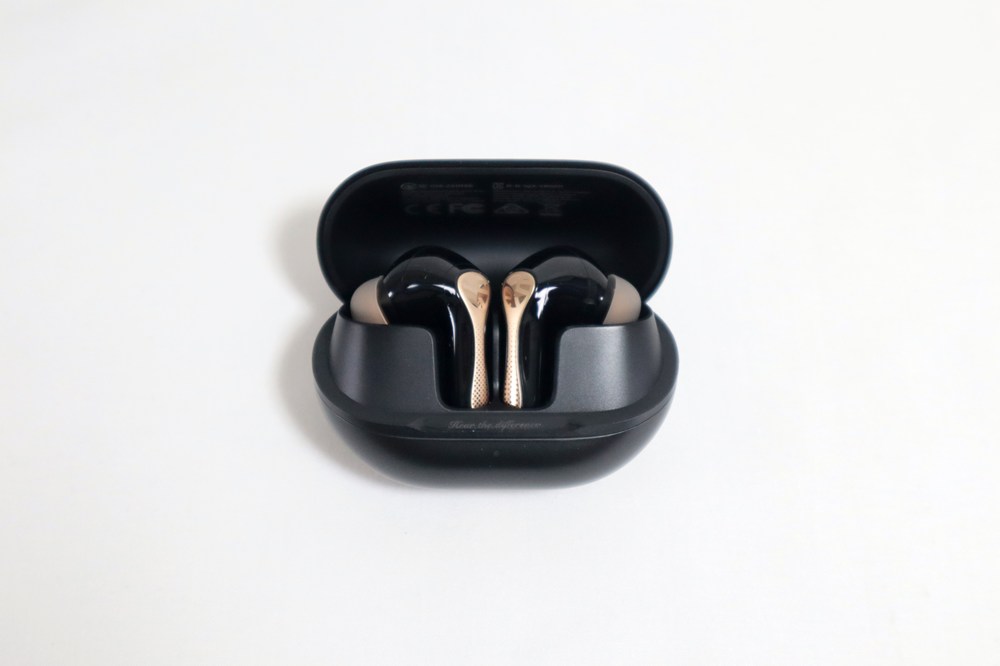 ケースを開けるのも片手で開けれる設計