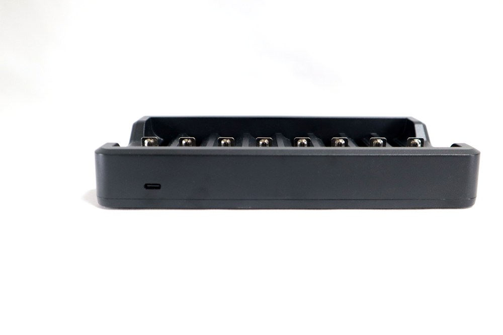 USB type C の差し込み口は、上面