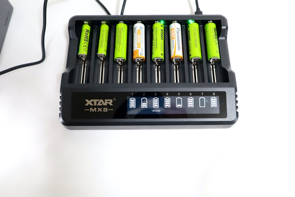 1本ずつ勝手に判定して最適な充電をしてくれるのがポイント