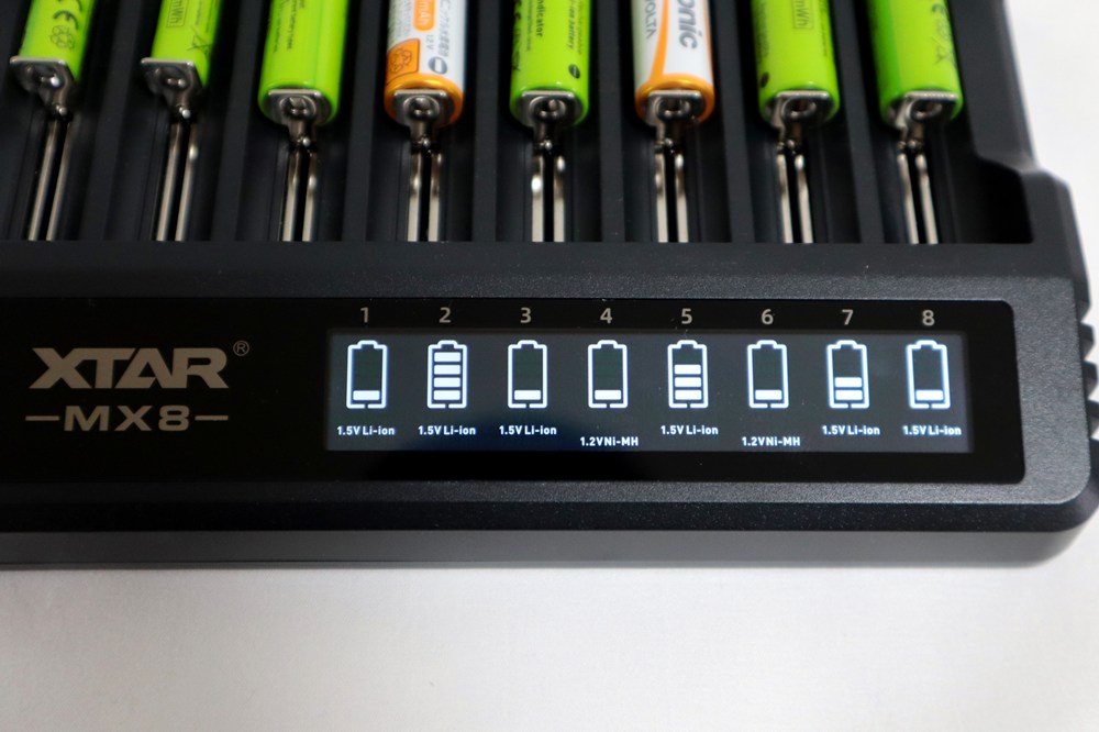 デジタルモニターに何の種類を充電しているのか出てくれる