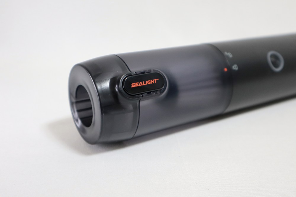 スイッチが入るとボタンが光り